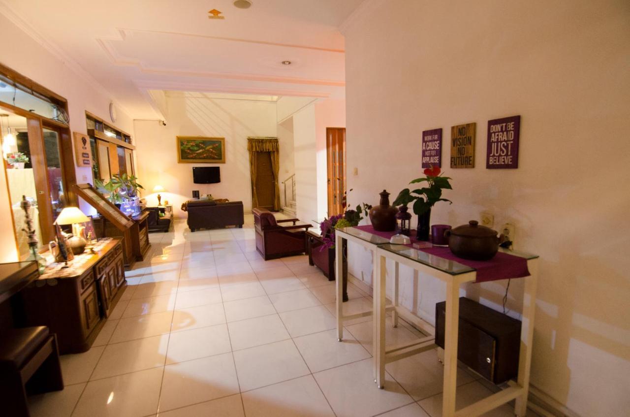 Fora Guest House Taman Lingkar Bandung Exterior foto
