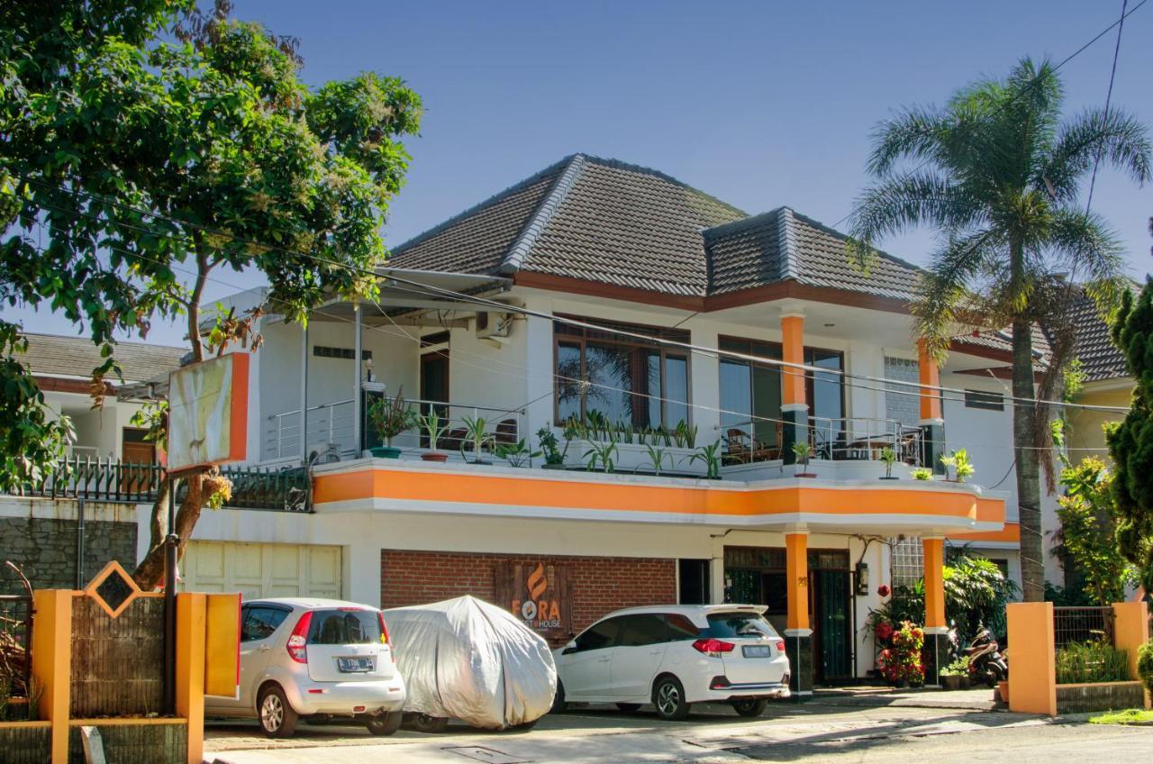 Fora Guest House Taman Lingkar Bandung Exterior foto